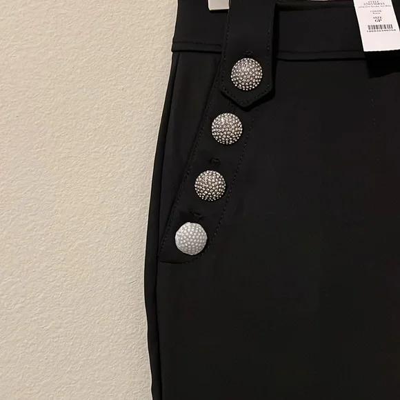 NWT WHBM Jolie Scuba Pants - Size 6P. Black with Silver buttons - Picture 5 of 6